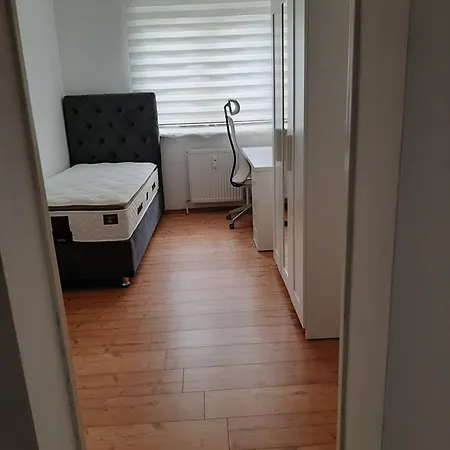 A Cozy With Brand New Furniture Homestay Frankfurt am Main