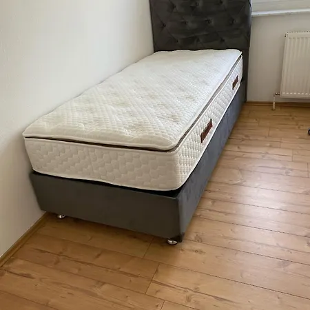 A Cozy With Brand New Furniture Homestay Frankfurt am Main
